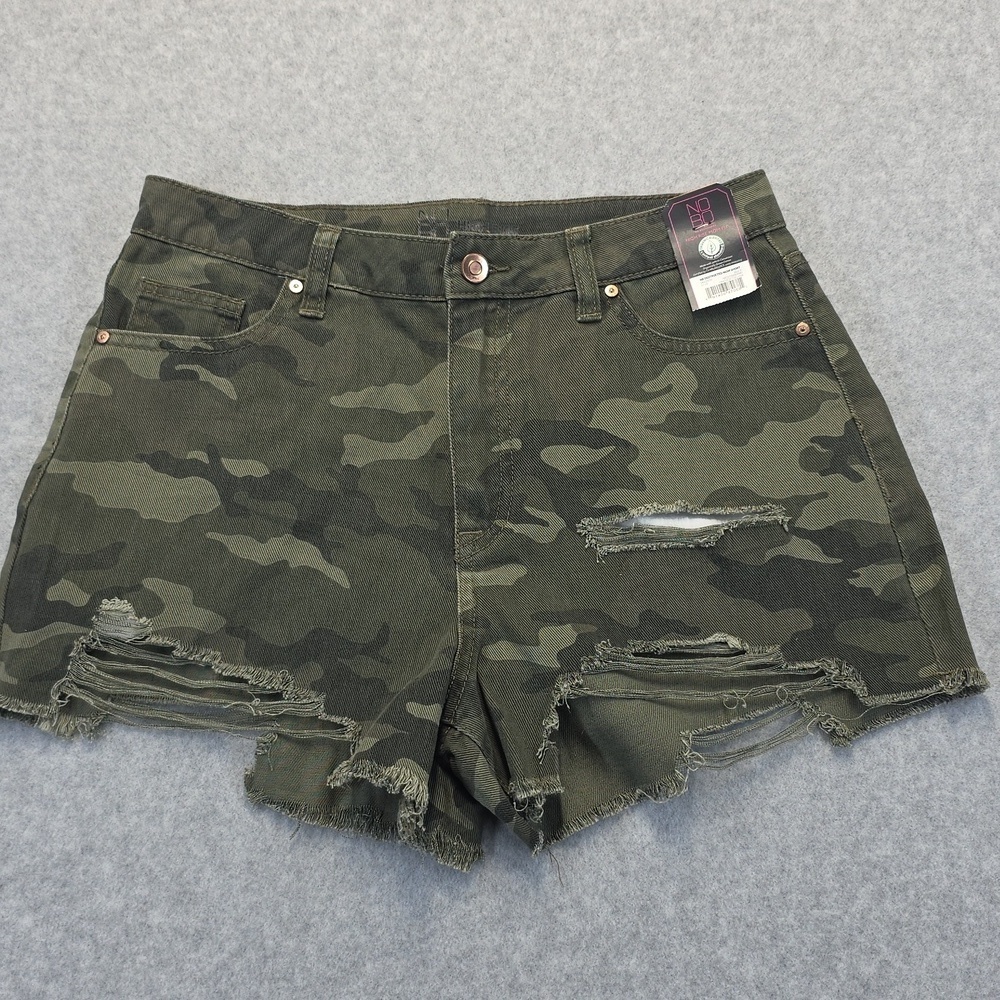 Nobo camo distressed Jean shorts high rise mom fit size 7 NWT